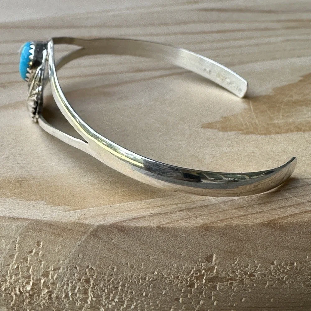 VTG Native American Navajo Cuff Bracelet Size 6 Turquoise Leaf 925 Sterling 6.0g